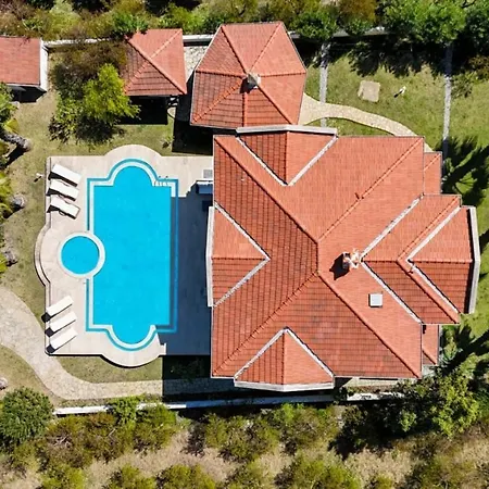 Villa Leisha